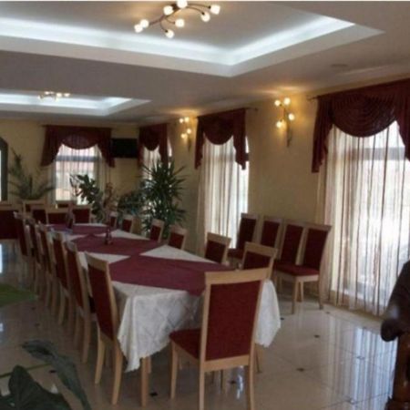 Casa Optima Hotel Oradea Luaran gambar