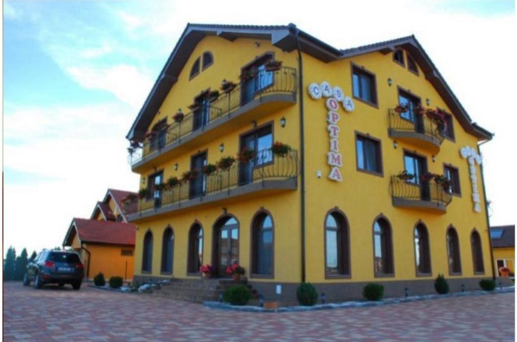 Casa Optima Hotel Oradea Luaran gambar