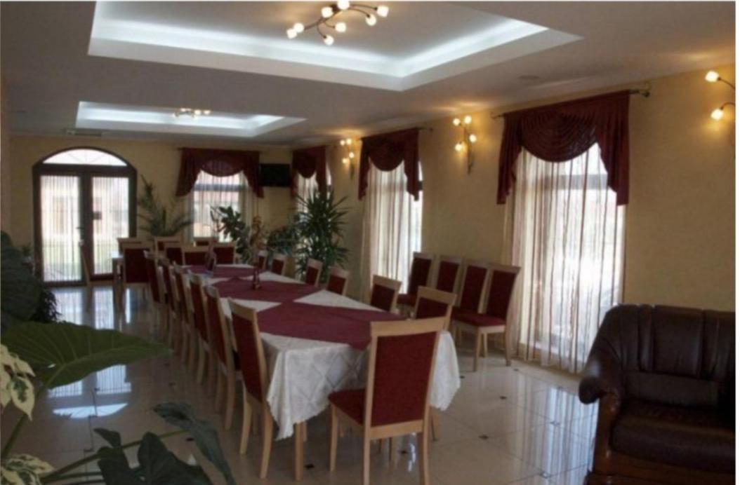 Casa Optima Hotel Oradea Luaran gambar
